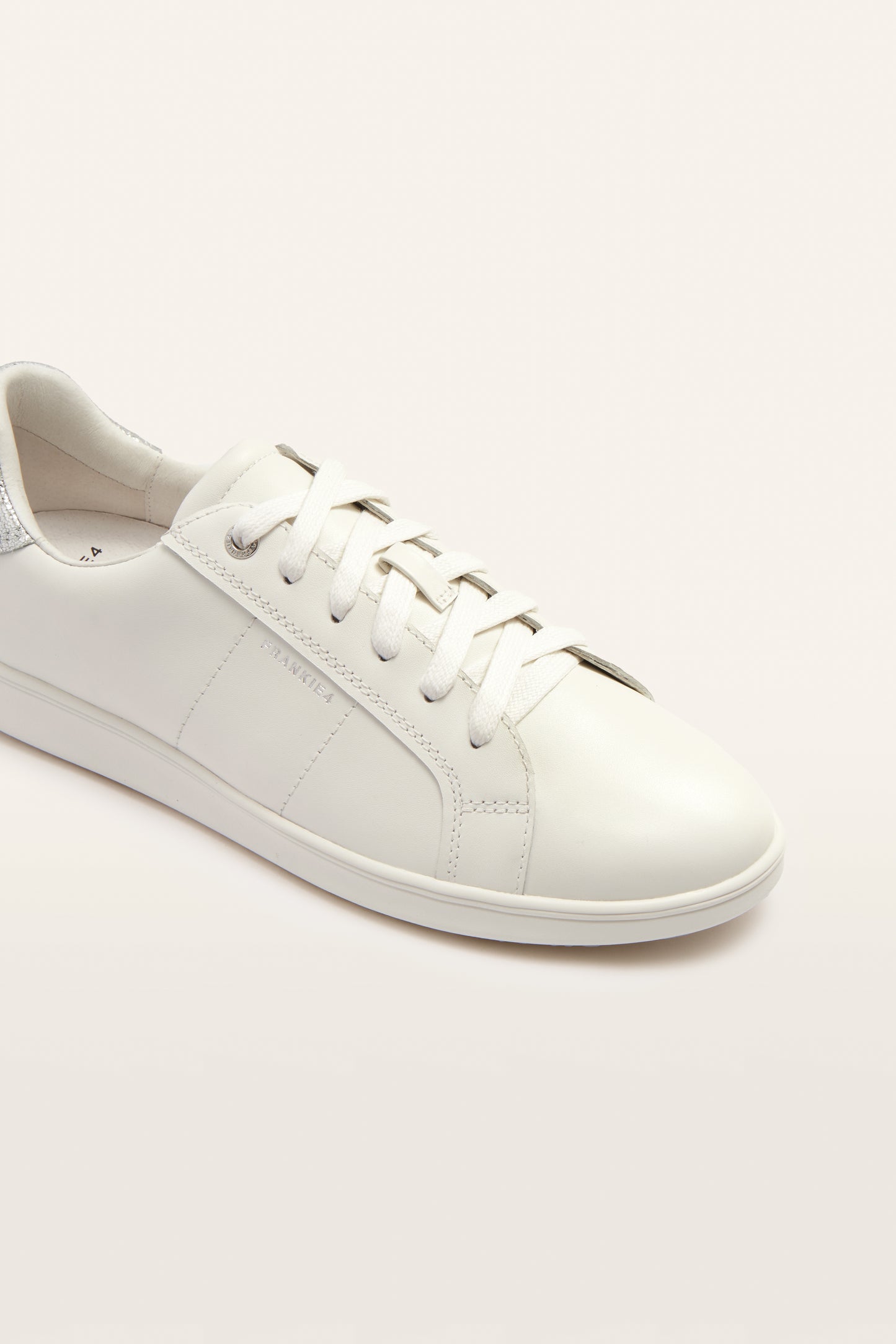 Frankie 4 Jackie V White/ Silver
